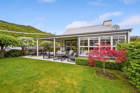 Photo of property in 22 Cornwall Street, Arrowtown, 9302