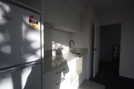 Photo of property in 3/104 East Coast Road, Forrest Hill, Auckland, 0620