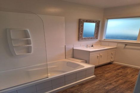 Photo of property in 37 Tintern Avenue, Avonhead, Christchurch, 8042