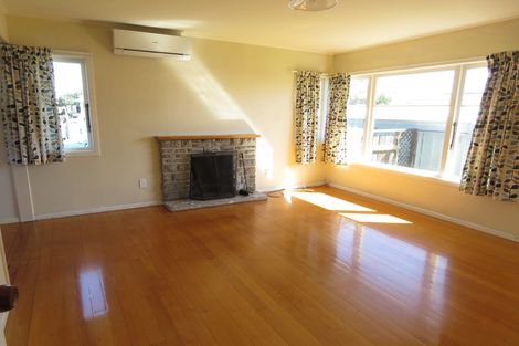 Photo of property in 1/4 Shamrock Lane, Te Atatu Peninsula, Auckland, 0610