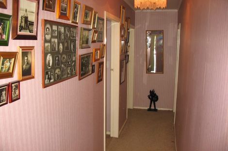 Photo of property in 26 Holmes Grove, Naenae, Lower Hutt, 5011