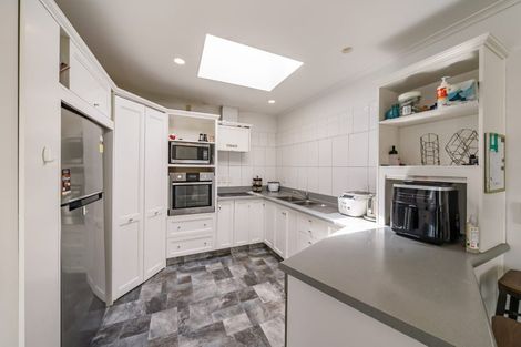 Photo of property in 22 Saint Ronans Avenue, Waterloo, Lower Hutt, 5011