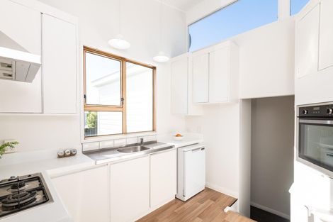 Photo of property in 7 Ruskin Road, Newlands, Wellington, 6037