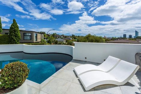 Photo of property in 1 Arthur Crescent, Hauraki, Auckland, 0622