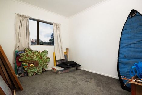 Photo of property in 25 Loughanure Place, Massey, Auckland, 0614