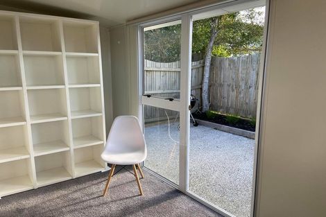Photo of property in 8 Le Roy Terrace, Birkenhead, Auckland, 0626