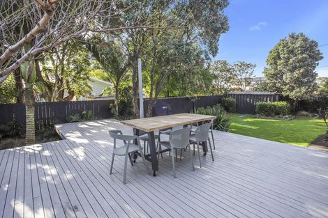 Photo of property in 58 Taylor Road, Mangere Bridge, Auckland, 2022
