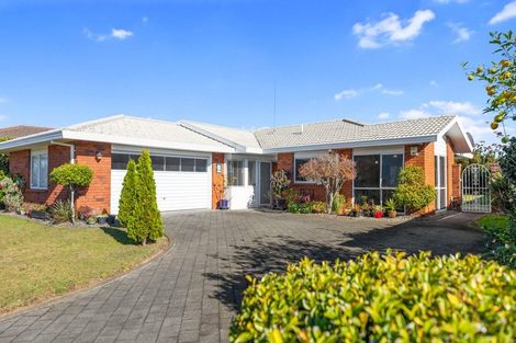 Photo of property in 10 Russley Drive, Mount Maunganui, 3116