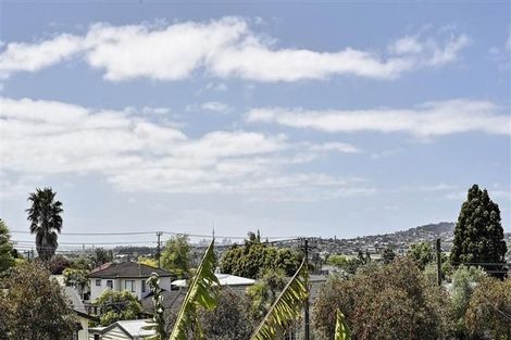 Photo of property in 10 Rewa Street, New Lynn, Auckland, 0600