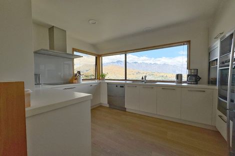 Photo of property in 4 Peregrine Place, Queenstown, 9300