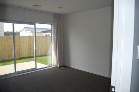 Photo of property in 20 Papa Orchard Drive, Kumeu, 0810