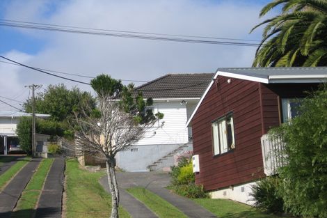 Photo of property in 2/11 Weldene Avenue, Glenfield, Auckland, 0629