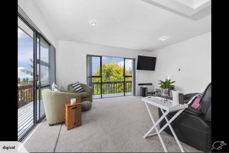 Photo of property in 11a Orewa Heights Crescent, Orewa, 0931