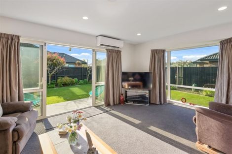 Photo of property in 52 Englefield Road, Northwood, Christchurch, 8051