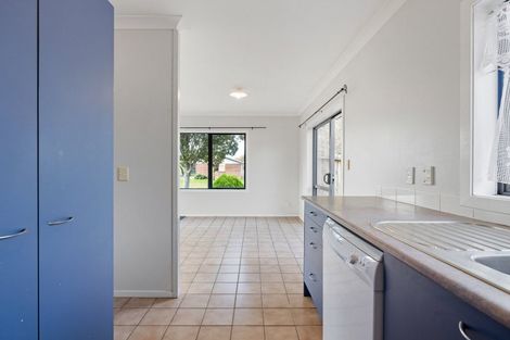 Photo of property in 9 Catalina Drive, Melville, Hamilton, 3206