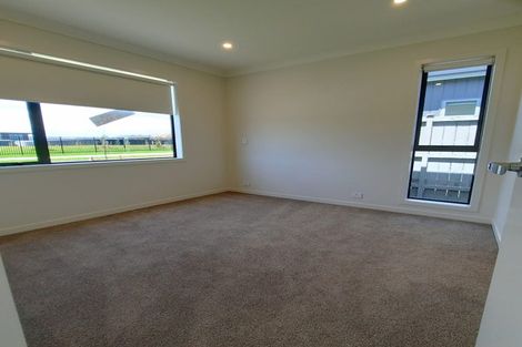 Photo of property in 20 Rauriki Lane, Rosehill, Papakura, 2113