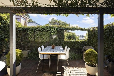 Photo of property in 14u8 Harriett Street, Thorndon, Wellington, 6011