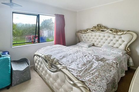 Photo of property in 86 Hillcrest Drive, Kelvin Grove, Palmerston North, 4414