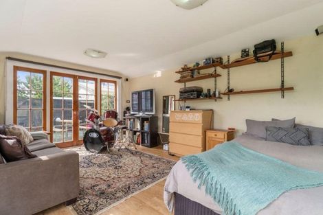 Photo of property in 8 Murray Road, Te Atatu Peninsula, Auckland, 0610