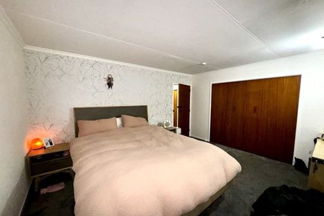 Photo of property in 2 Kauri Street, Inglewood, 4330