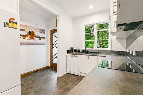 Photo of property in 79 Garden Road, Northland, Wellington, 6012