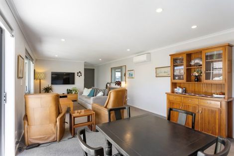 Photo of property in 8 Livingstone Drive, Papamoa Beach, Papamoa, 3118