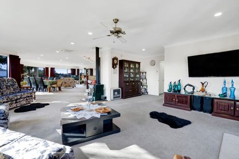 Photo of property in 3 Karina Road, Merrilands, New Plymouth, 4312