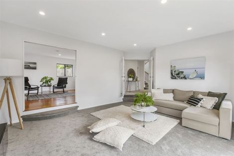 Photo of property in 2/93 Stanley Road, Glenfield, Auckland, 0629