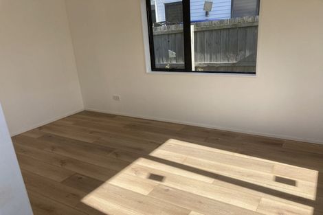 Photo of property in 2/51 Jillteresa Crescent, Half Moon Bay, Auckland, 2012