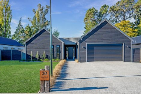 Photo of property in 30 Orchard Road, Greytown, 5712