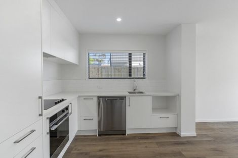 Photo of property in 2b Stokes Avenue, Te Atatu Peninsula, Auckland, 0610