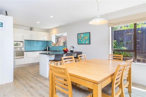 Photo of property in 11 Javelin Place, West Harbour, Auckland, 0618