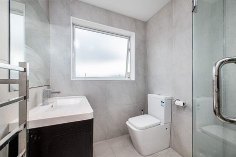 Photo of property in 42 San Prospero Crescent, Henderson, Auckland, 0612