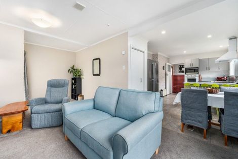 Photo of property in 17 Flyger Street, Kimbolton, 4774