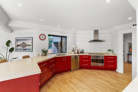 Photo of property in 143 Straven Road, Fendalton, Christchurch, 8014