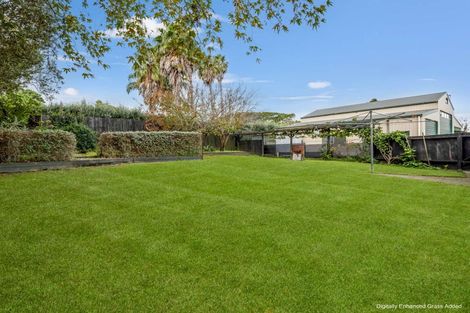 Photo of property in 17 Brights Road, Waiuku, 2123