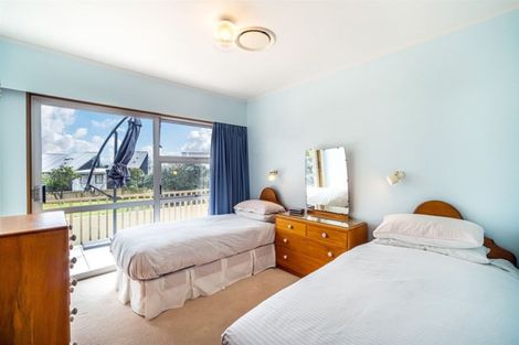 Photo of property in 15 Colin Wild Place, Glenfield, Auckland, 0629