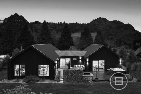 Photo of property in 45 Peregrine Falcon Road, Mount Creighton, Queenstown, 9371