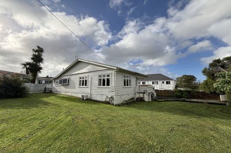 Photo of property in 11 Miro Street, New Lynn, Auckland, 0600