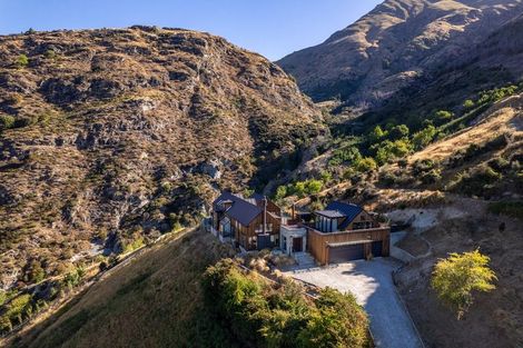 Photo of property in 12 Crow's Nest Road, Arthurs Point, Queenstown, 9371