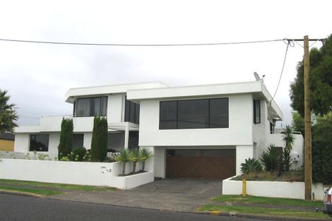Photo of property in 2/2 Beatrice Avenue, Hillcrest, Auckland, 0627