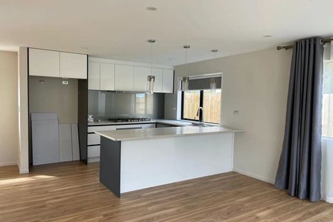 Photo of property in 98 Cardiff Road, Pakuranga, Auckland, 2010