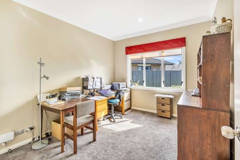 Photo of property in 28 Delta Mews Place, Clive, 4102