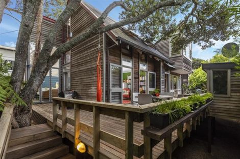 Photo of property in 22 Glade Place, Birkenhead, Auckland, 0626