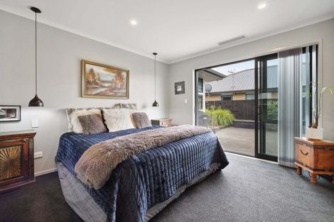 Photo of property in 53 Pohutukawa Parade, Riverhead, 0820