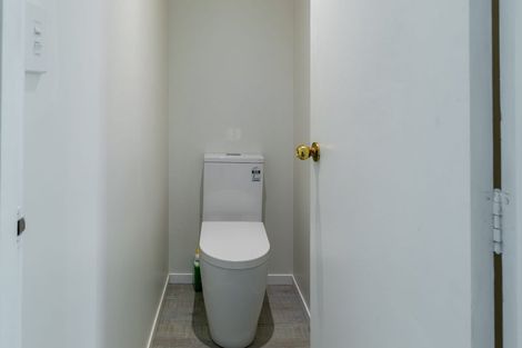 Photo of property in 16 Roick Parade, Glen Eden, Auckland, 0602