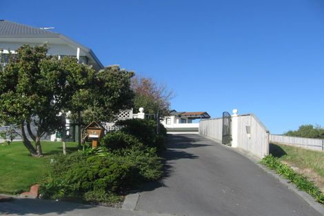 Photo of property in 34 Lanyon Place, Whitby, Porirua, 5024