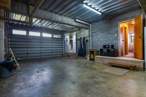 Photo of property in 5 Seaview Road, Cable Bay, 0420