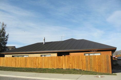 Photo of property in 1a Niger Street, Wanaka, 9305