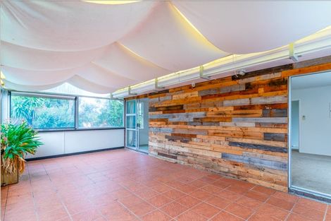 Photo of property in 16 Roick Parade, Glen Eden, Auckland, 0602